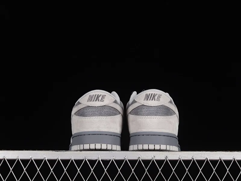 All Categories Nk SB Dunk Series Nk SB Dunk Low Low-top sneakers Otomo Katsuhiro x Nk SB Dunk Low "Steamboy OST" Creative customization collaboration Otomo Katsuhiro co-branded SB low-top sports and leisure sneakers DD3699-003